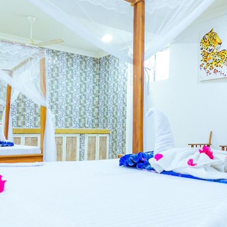 Sands Inn Hotel Пвани-Мчангани Экстерьер фото
