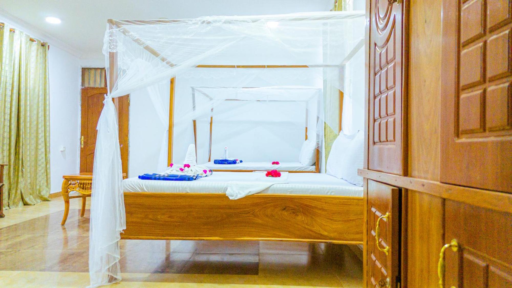 Sands Inn Hotel Пвани-Мчангани Экстерьер фото